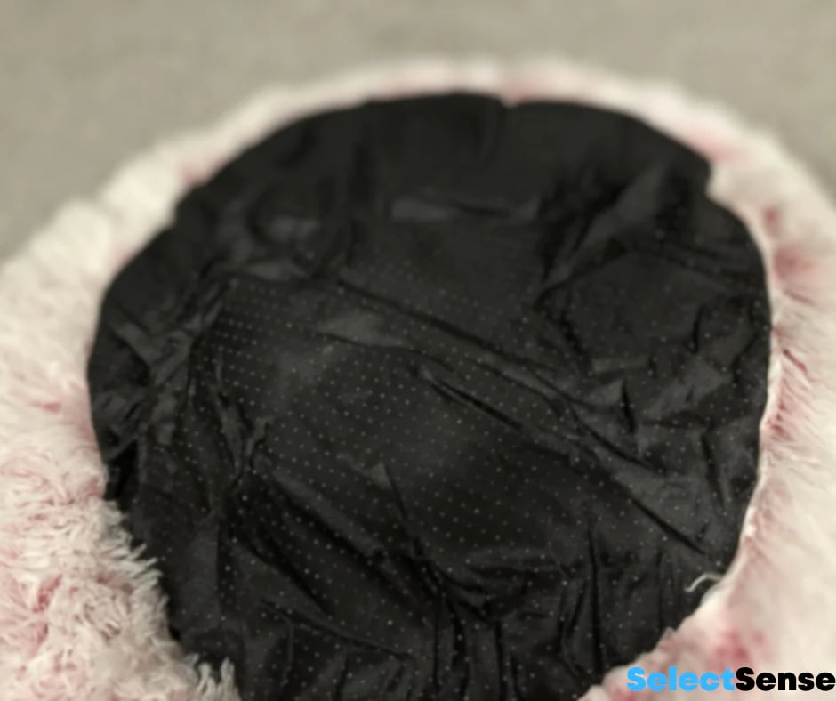 Plush Cat Bed for Indoor Cats – Soft, Cozy, and Machine Washable